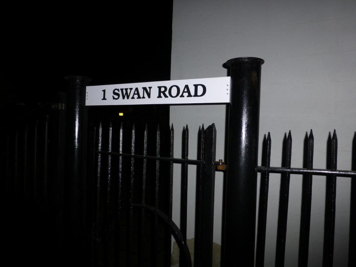 Swan Guest House LONDON - HEATHROW Hillingdon Extérieur photo